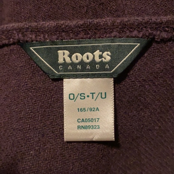 Roots O/S Purple Poncho - Picture 2 of 3